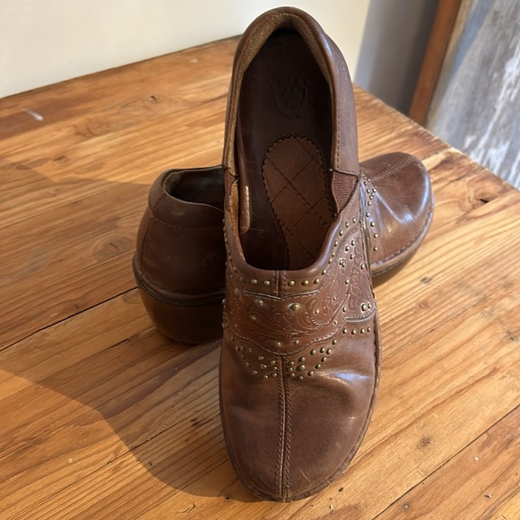 Ariat Brown Leather Cutout Studded Career Shoes Comfort Clogs Mules 7.5 western - Picture 2 of 5